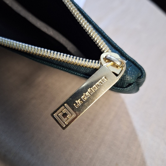 Liz Claiborne Phone Charging Wallet Wristlet Emerald Green RFID Data Protection - Picture 4 of 16